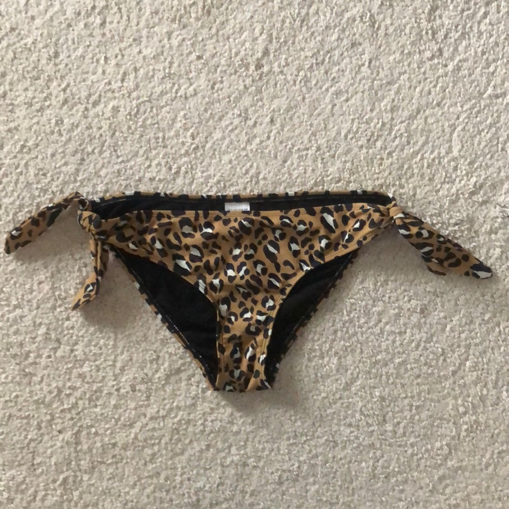 Leopard bikini bottoms